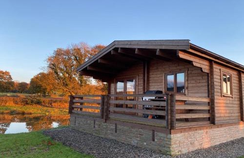 Angelbank Ski Chalet | RedWood Lodge