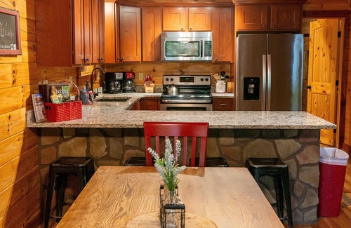 Rockbridge Cabin | Redwood Lodge Hocking Hills-Covered Porches, Firepit, Hot Tub, Rec Room, WiFi