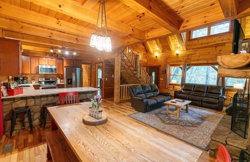 Rockbridge Cabin | Redwood Lodge Hocking Hills-Covered Porches, Firepit, Hot Tub, Rec Room, WiFi