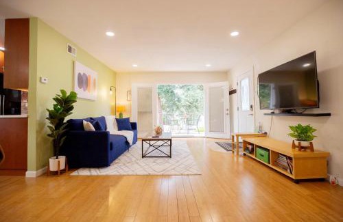 Sunnyvale Apartment | Redwood Place in Heart of Silicon Valley