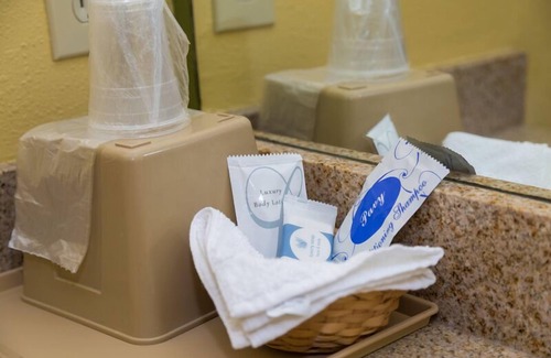 Greater Fondren Southwest Hotel | Redwood Suites