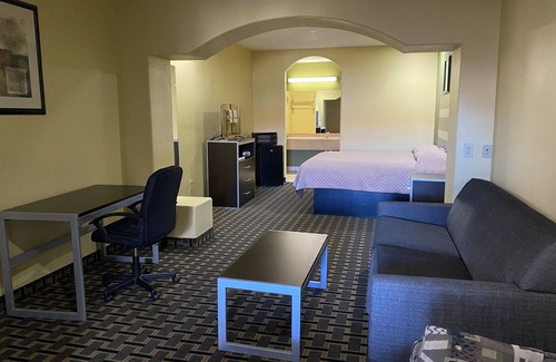 Greater Fondren Southwest Hotel | Redwood Suites