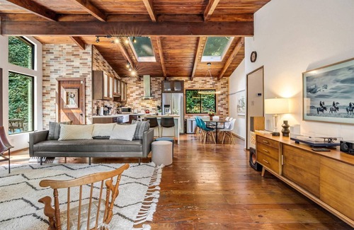 Monte Rio House | RedwoodHollow:Redwoods-5-Star Reviews! Captivating Forest Home!HotTub/WiFi