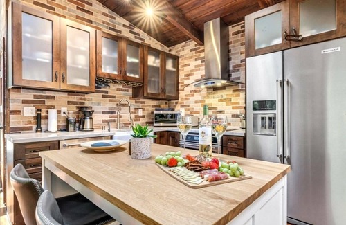 Monte Rio House | RedwoodHollow:Redwoods-5-Star Reviews! Captivating Forest Home!HotTub/WiFi