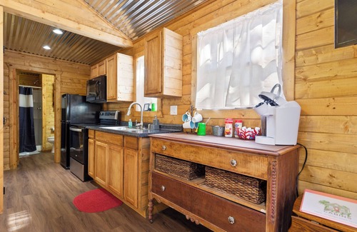 Fredericksburg Cabin | Reece's Ranch House - Cabin 1 - just outside charming Fredericksburg, TX