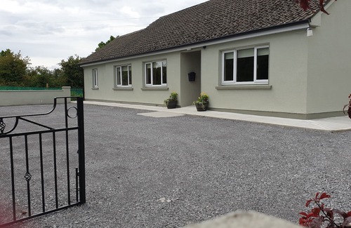 Ballinrobe Cottage | Reed Warbler Cottage, Ballinrobe - central to anything you might want to see/do