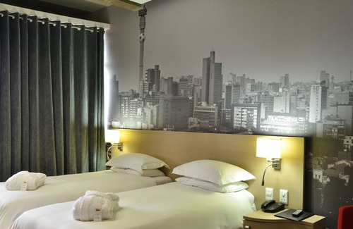 Downtown Johannesburg Hotel | Reef Hotel