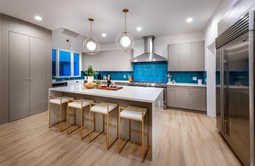 Silver Strand Apartment | Reef Mall