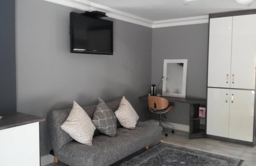 Beacon Bay Bed & Breakfast | Reef View BnB