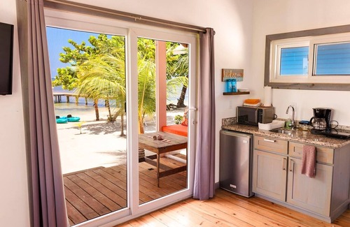 Roatan Cottage | Reefside Retreat Green Casita