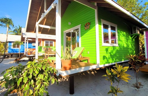 Roatan Cottage | Reefside Retreat Green Casita