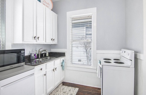 Galveston House | Reel close to the Beach - 2 blocks Pier/Beach