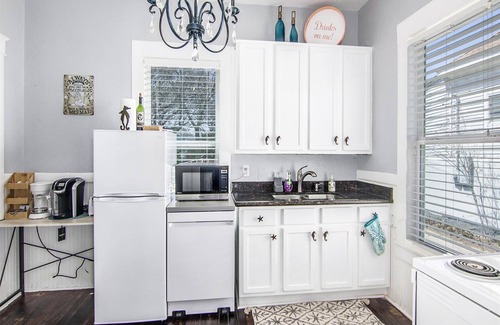 Galveston House | Reel close to the Beach - 2 blocks Pier/Beach