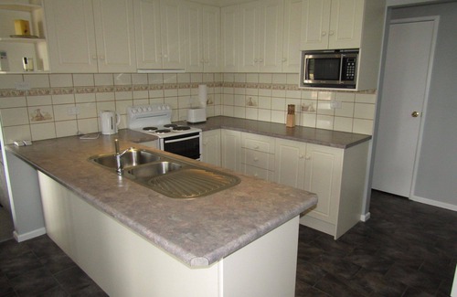 Para Wurlie House | Reel Em Inn - Esplanade position. Winter off peak special!