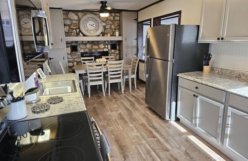 Barnett House | Reel 'Em Inn Lake Retreat