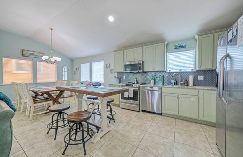 Cinnamon Shore House | Reel Life Dreams by AvantStay | Pool + Near Beach!