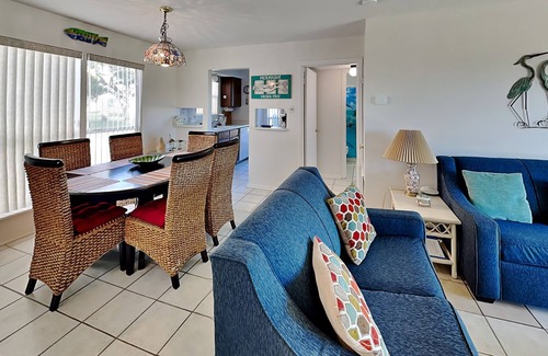 Sailhouse Condo | Reel Mermaid | Amazing Bayview Getaway, Fishing!