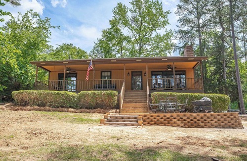 Leesville House | Reel Relaxing Summary