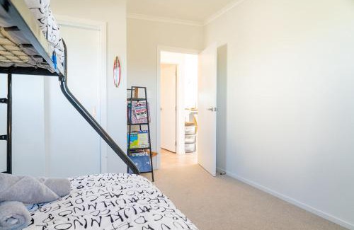 Waihi Beach House | Reel retreat - sunny with views!