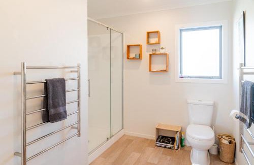 Waihi Beach House | Reel retreat - sunny with views!