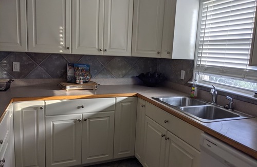 Hatteras House | Reelin' Inn - Hatteras; Spectacular Sunsets, Dog friendly, WiFi, and Hot tub!