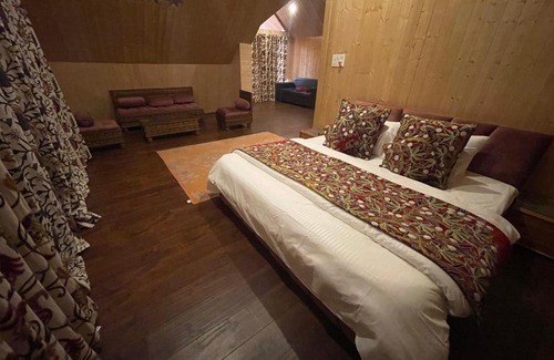 Pahalgam Ski Chalet | Reem Cottage