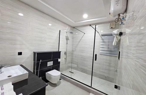 Igwuruta Hotel | Reens Suites and Apartments