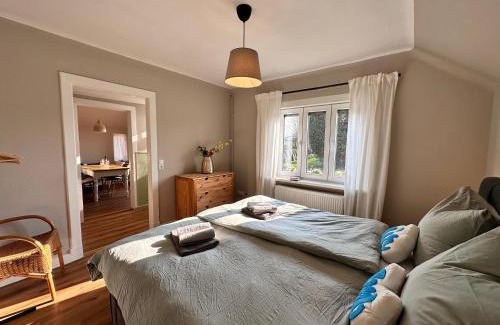 Kronsnest House | Reetdachkate am Deich