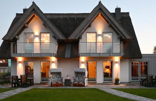 Glowe House | Reethaus mit zwei Doppelhaushälften für 12 Personen Käpt'n Jan Glowe