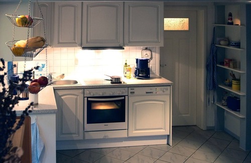 Tating House | Reetkate, 150J. old, modern feel, large garden with playground, 7km from the beach