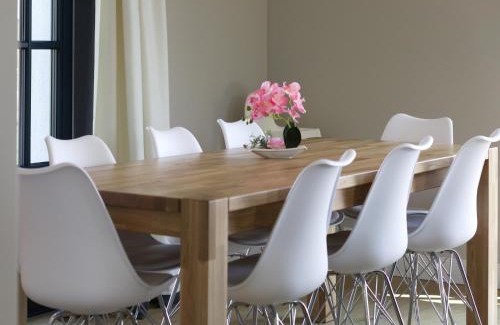 Dranske House | Reetland am Meer - Luxus Reetdachvilla mit 3 Schlafzimmern, Sauna und Kamin F22