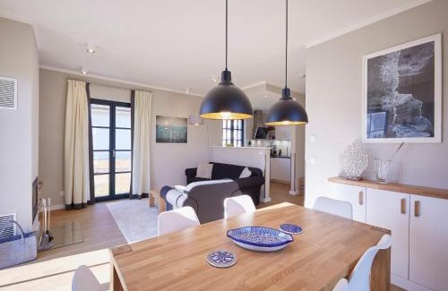 Dranske House | Reetland am Meer - Premium Reetdachvilla mit 3 Schlafzimmern, Sauna und Kamin F07