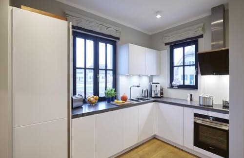 Dranske House | Reetland am Meer - Superior Reetdachvilla mit 2 Schlafzimmern F16