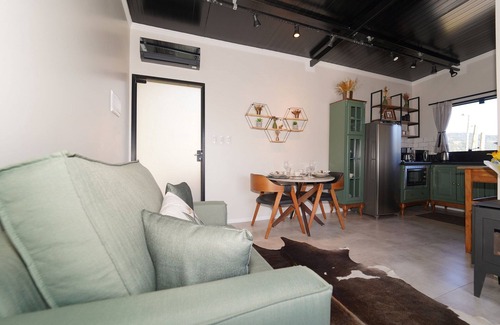 Leoberto Leal Cabin | Refúgio dos Lobos com Banheira de Hidromassagem ao Lado de Alfredo Wagner - SC