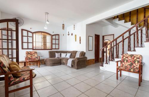 Arraial do Cabo House | Refúgio para famílias e grupos a 400 metros da praia