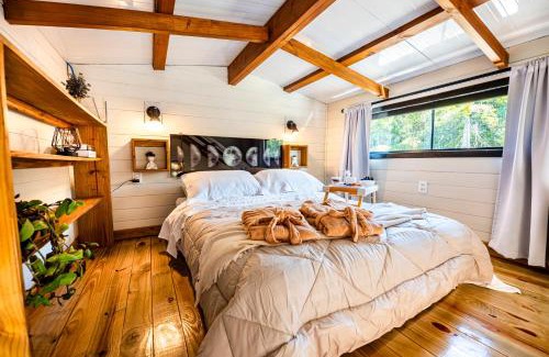 Ribanceira House | Refúgio Romântico - Lareira Externa, Rede suspensa, Netflix e Churrasqueira