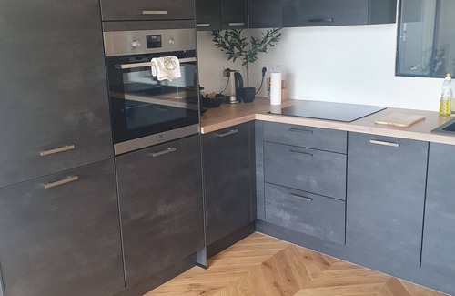 Neuilly-sur-Seine Apartment | Refait à Neuf: 5min des Champs-elysees, La Defense Arena, 20min la Tour Eiffel