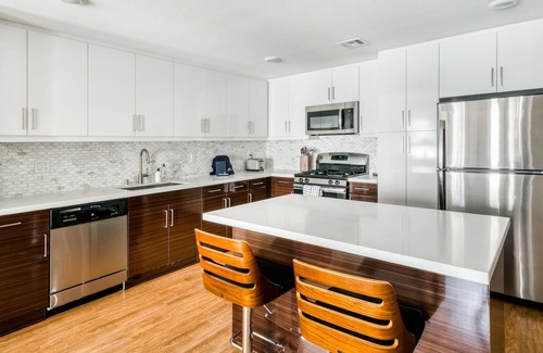 Glendale Apartment | Refined 1BR in Glendale with Tons of Amenities