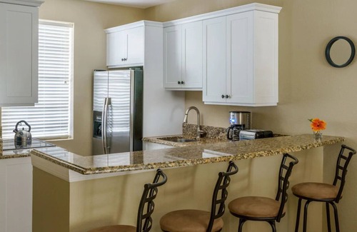 Marco Island Hotel | Refined Island Escape, Olde Marco Inn Deluxe 2BR Suite w/Porch