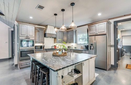 Emory House | Refined Lake Retreat on Lake Fork in Emory, TX, fishing, kayaking, antiquing