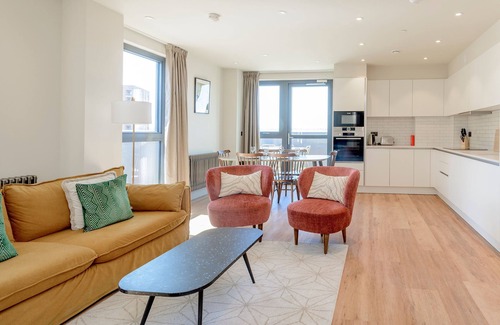 Tottenham Hale Apartment | Refined London Haven