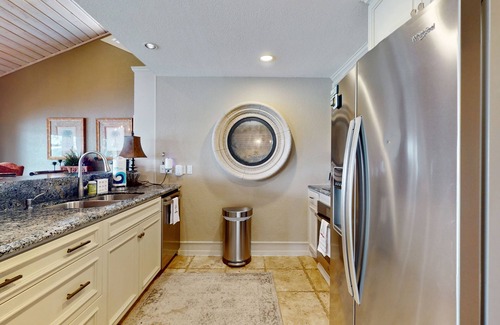 Spicewood House | Refined panoramic paradise on Lake Travis with boat launch and Tesla charger