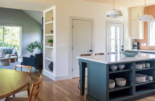 Portsmouth House | Refined Retreat Near Beaches- 557 East