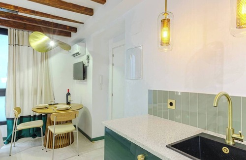 Alicante City Centre Apartment | Refined Studio Historic Center Alicante