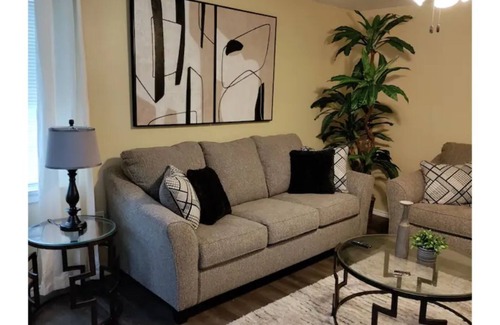 Lakeview  Jefferson County House | Refinery within 5 milesn