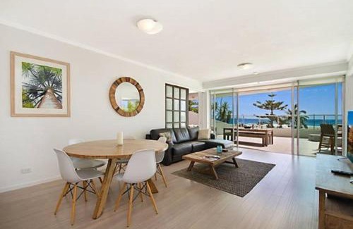 Coolangatta Apartment | reflections 202