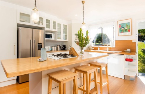 Basin View House | Reflections - Pet Friendly Waterfront