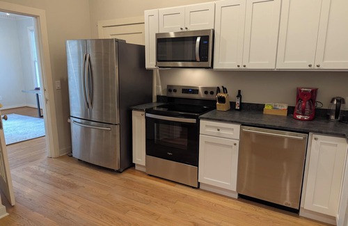 Downtown Apartment | REFRESH: 3BR Apt | New Kitchen! | Downtown