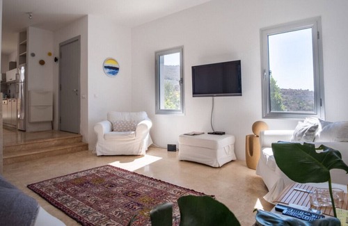 Gumusluk Villa | Refreshing House with Shared Pool in Gumusluk