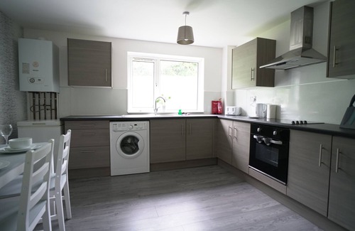 South Queensferry Apartment | Refreshing Modern Apartment in South Queensferry